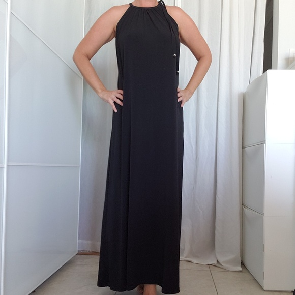 Black Strap Loose Maxi Dress - A Collection - Picture 2 of 6